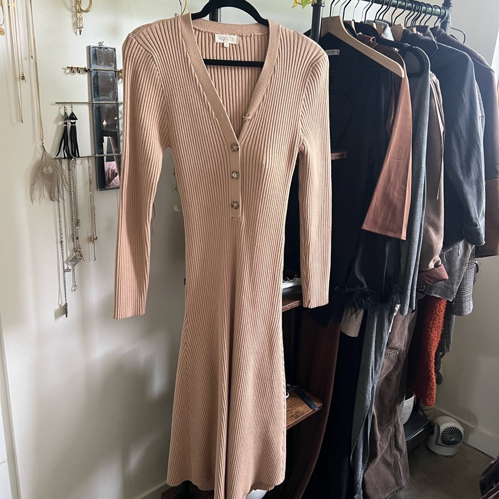 Roolee Tan Ribbed Sweater V-Neck Dress - NBW - Picture 5 of 6